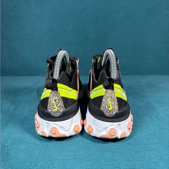 Size 6 - Women’s Nike React Element 55 shoes - Picture 2 of 8